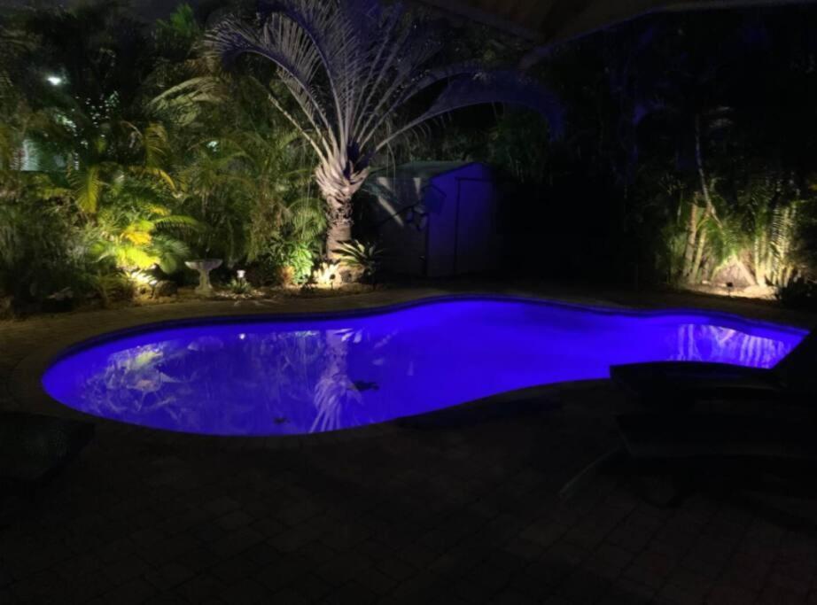 Palm Paradise-Seaside Home W Heated Saltwater Pool فورت لودرديل المظهر الخارجي الصورة